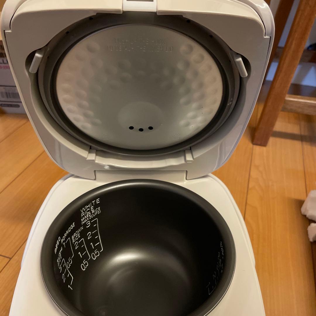 象印　炊飯器　ジャー　海外用　3合炊き　自炊　ふっくらライス　美品