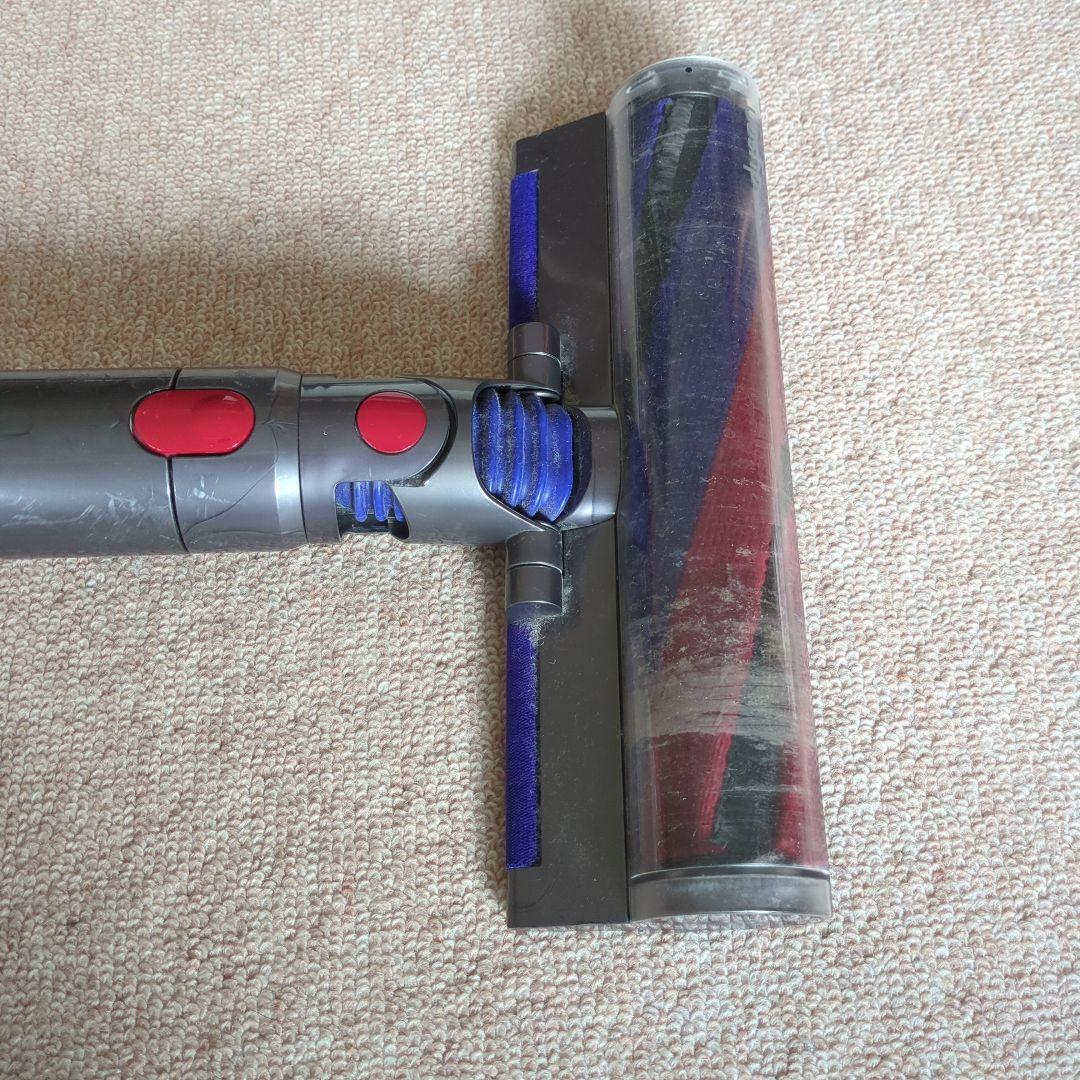 dyson v8 slim fluffy+ 掃除機(本体+アタッチメント)
