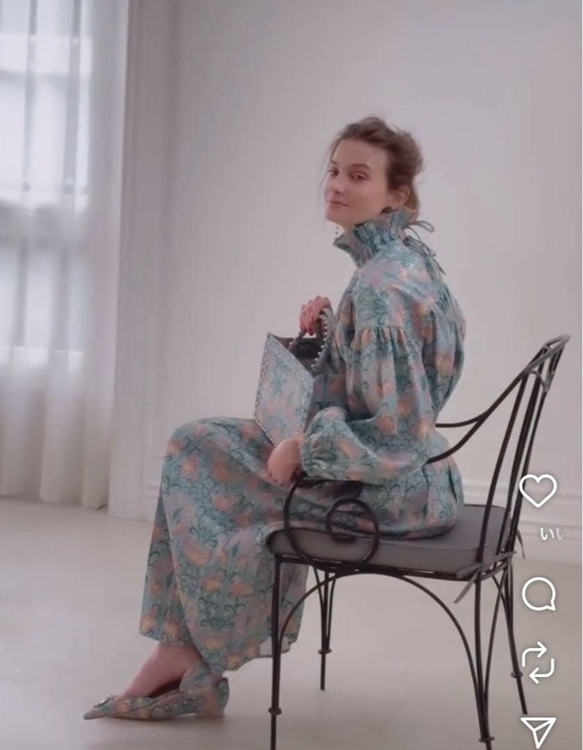 Tsuru by Mariko Oikawa ツルバイマリコオイカワ