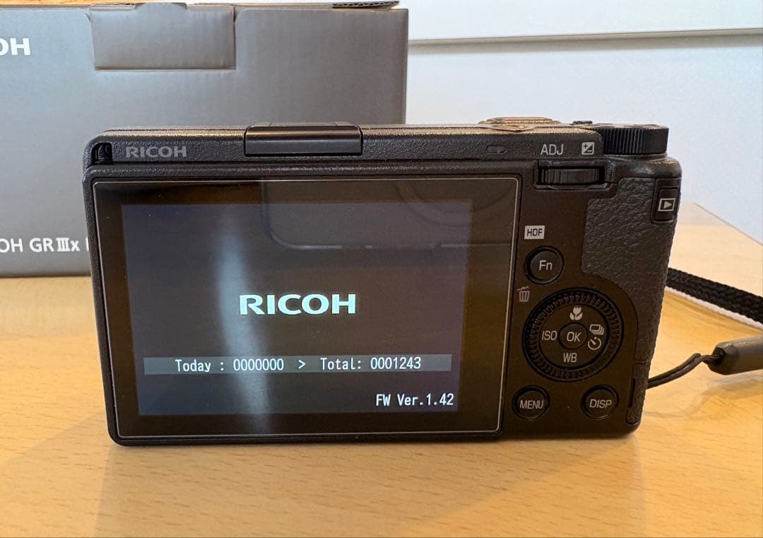 RICOH リコー GR3x HDF カメラ　SDカード付