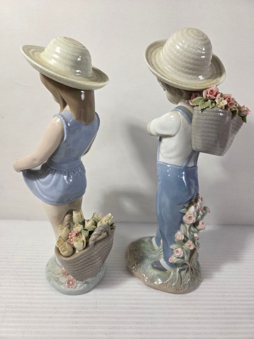 LLADRO リヤドロ 廃盤w子供の陶器置物 花を持つ少年 少女
