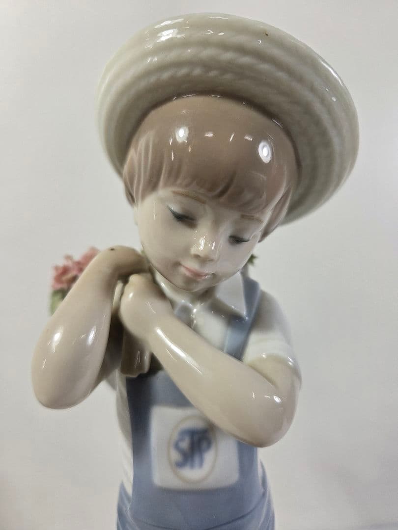 LLADRO リヤドロ 廃盤w子供の陶器置物 花を持つ少年 少女