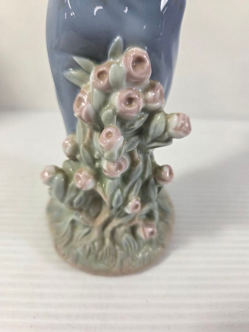 LLADRO リヤドロ 廃盤w子供の陶器置物 花を持つ少年 少女
