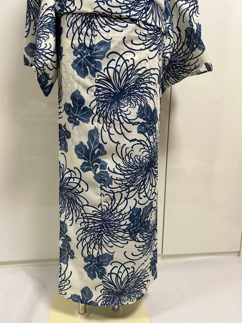 浴衣　ゆかた　ユカタ　白にブルー系 青系 Lサイズ　ポリエステル100%花火