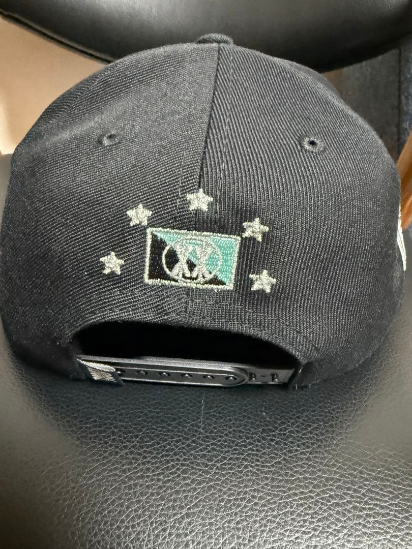未使用　TWNTY TWO NY TIFFANY SNAPBACK CAP