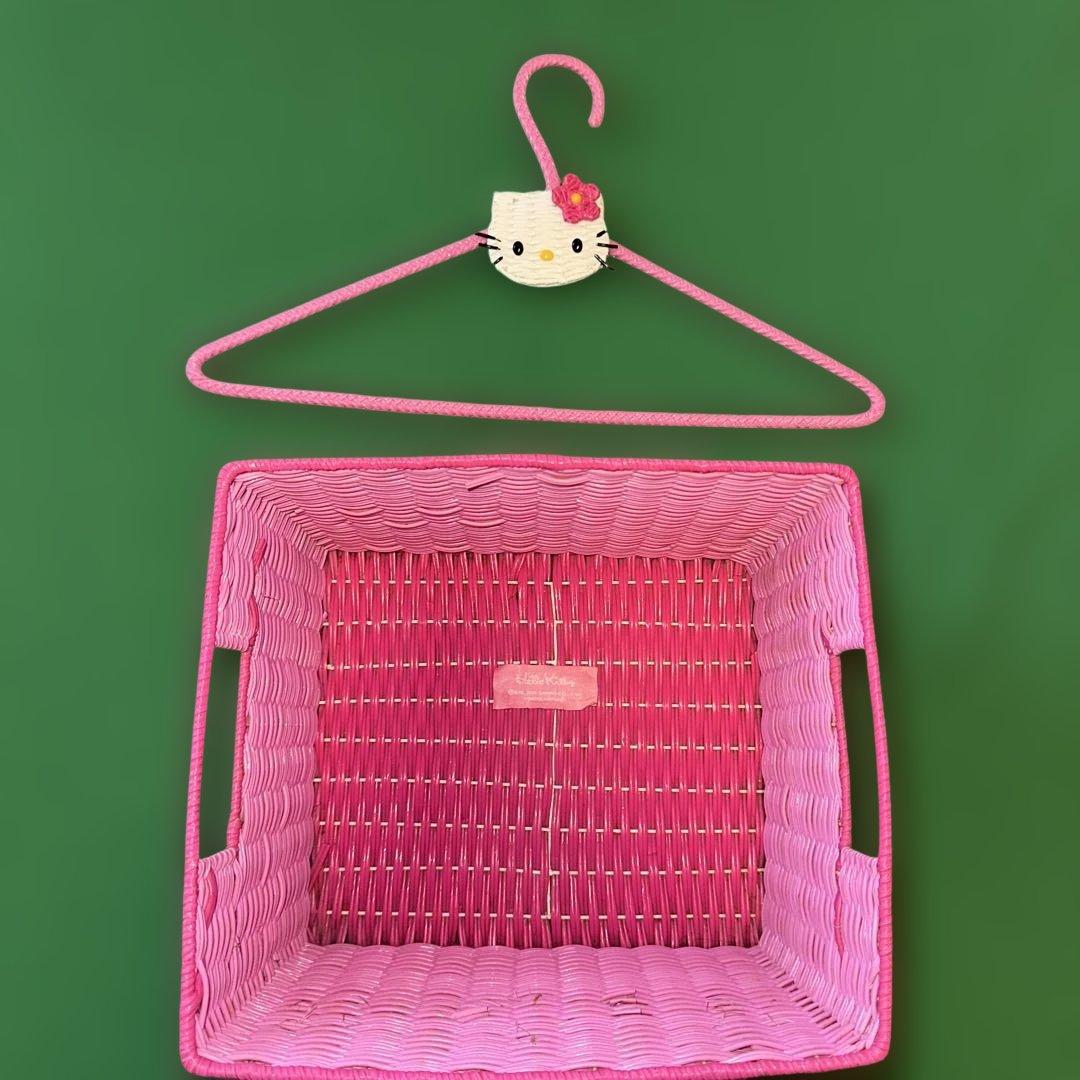 ハローキティ　編みカゴ　編みハンガー