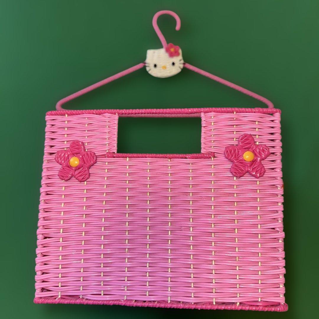 ハローキティ　編みカゴ　編みハンガー