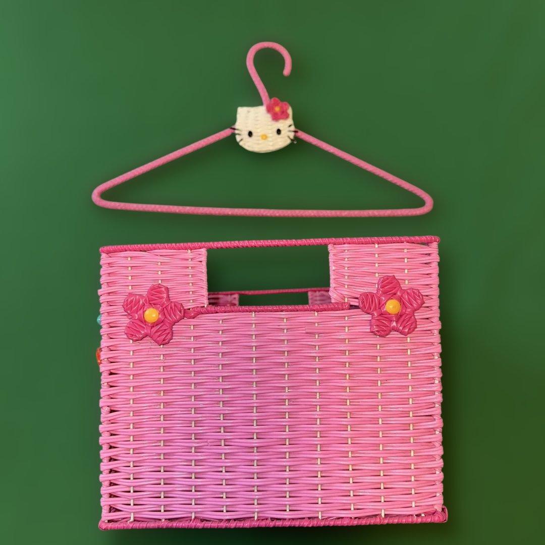 ハローキティ　編みカゴ　編みハンガー