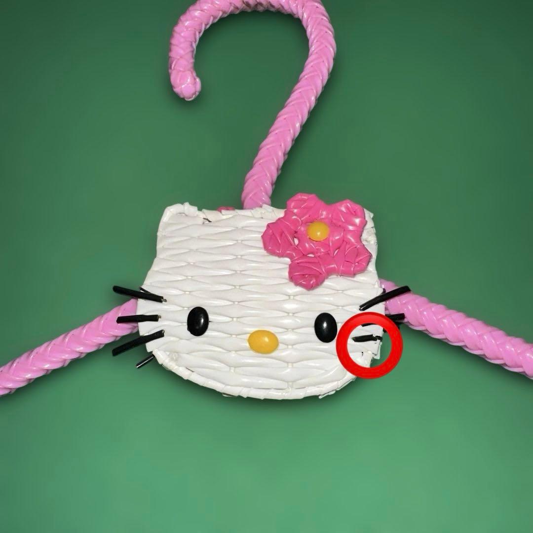ハローキティ　編みカゴ　編みハンガー