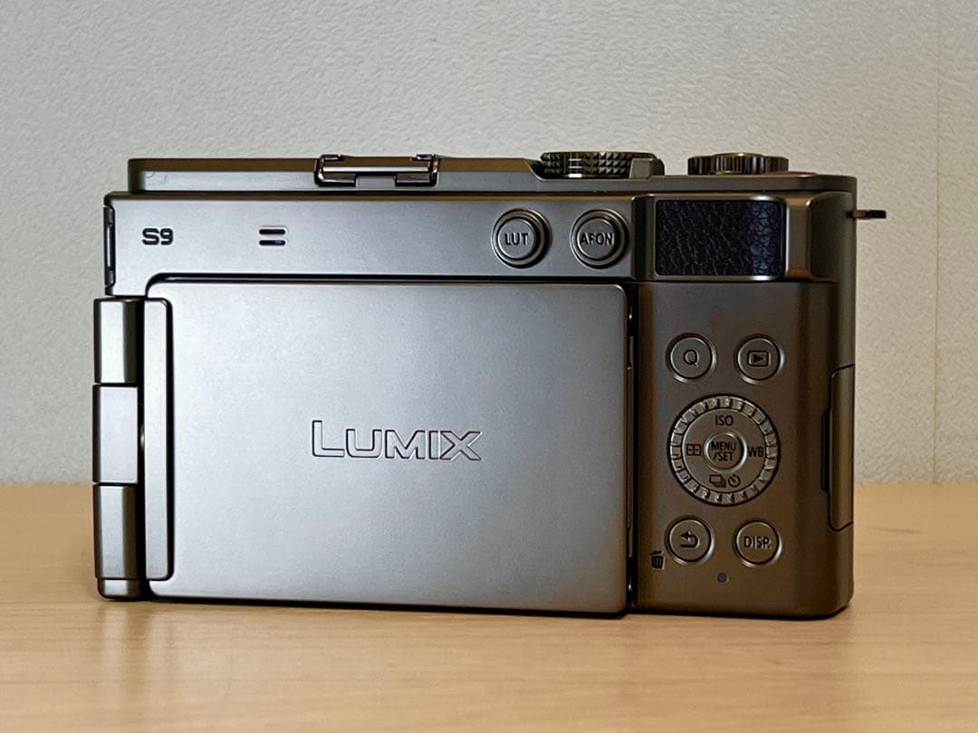 パナソニックLUMIX S9 ボディDC-S9N-N チタンゴールド