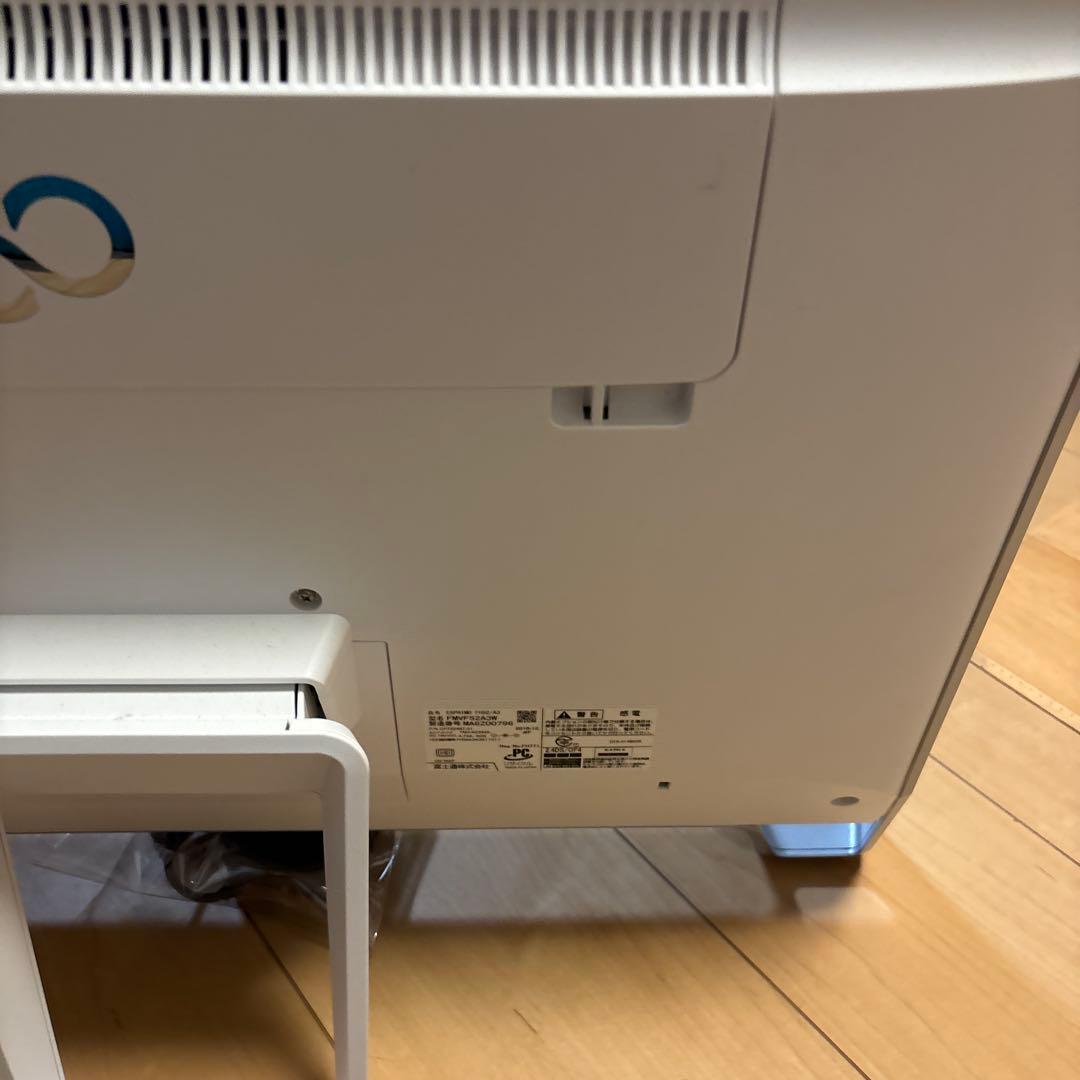 FUJITSU FMVF52A3W 一体型デスクトップパソコン