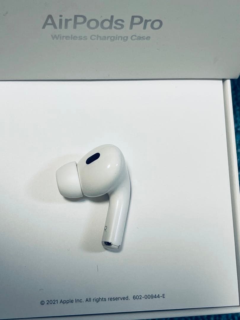 Airpods Pro 第2世代　右耳　USB-C 右イヤホン A3047