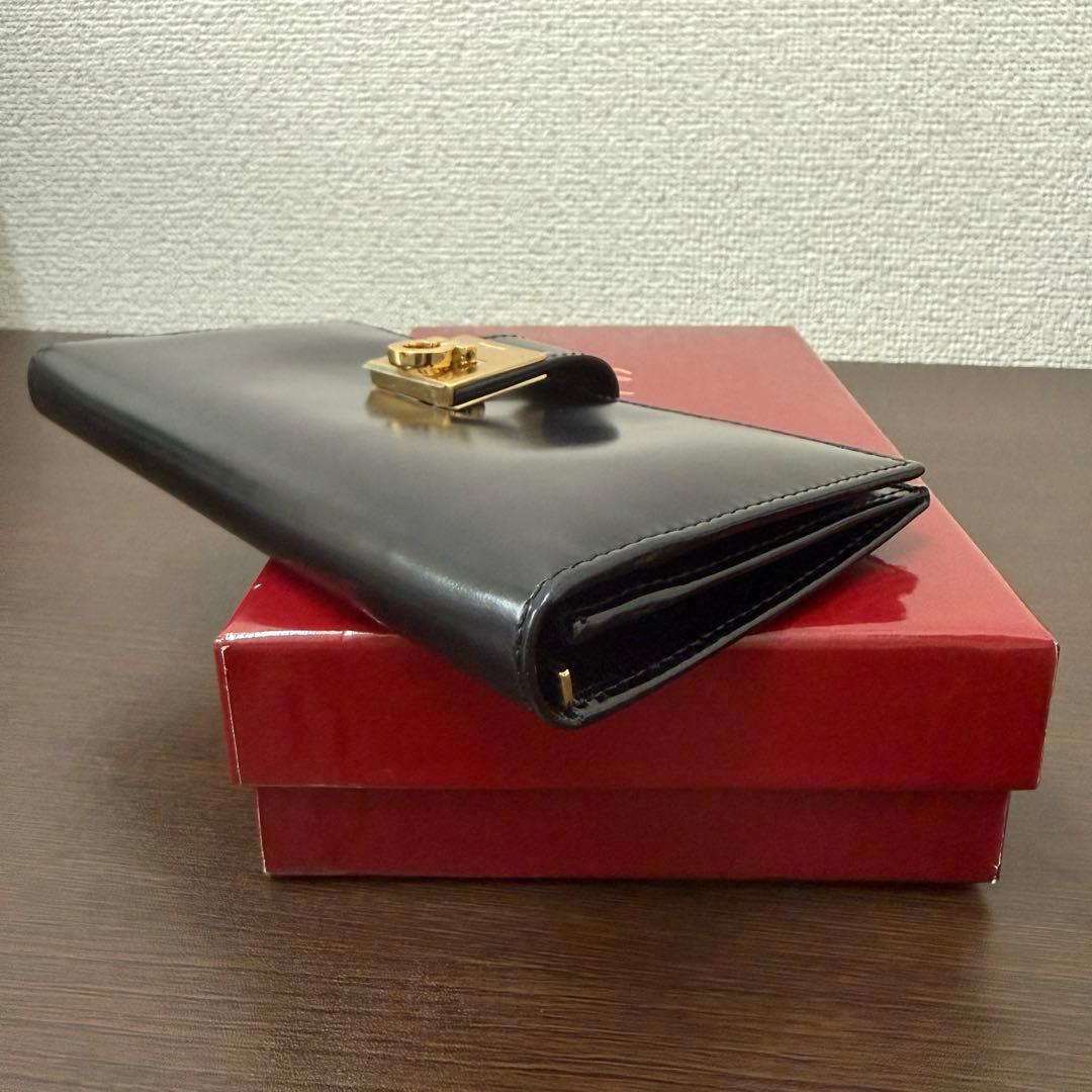 Salvatore Ferragamo フェラガモ ガンチーニ ブラック長財布