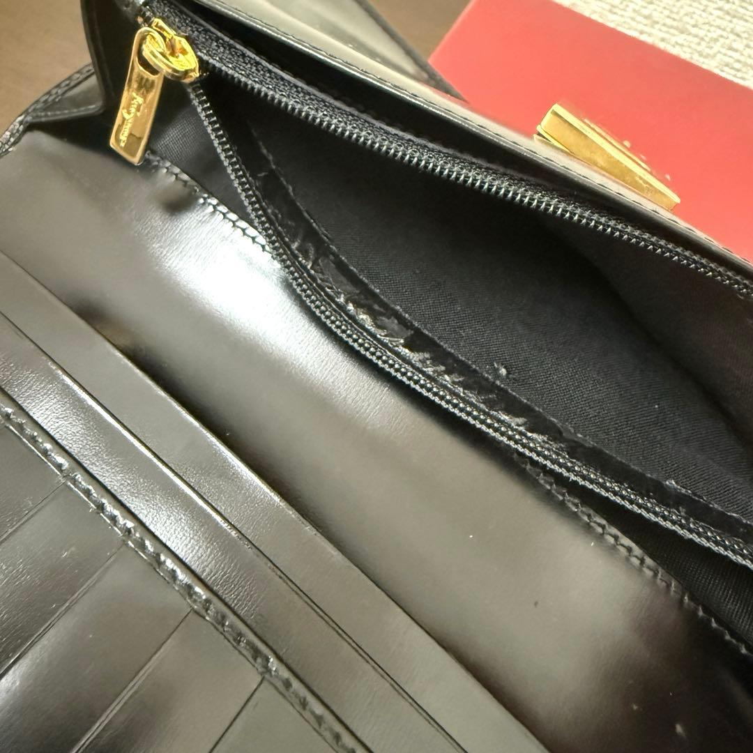 Salvatore Ferragamo フェラガモ ガンチーニ ブラック長財布
