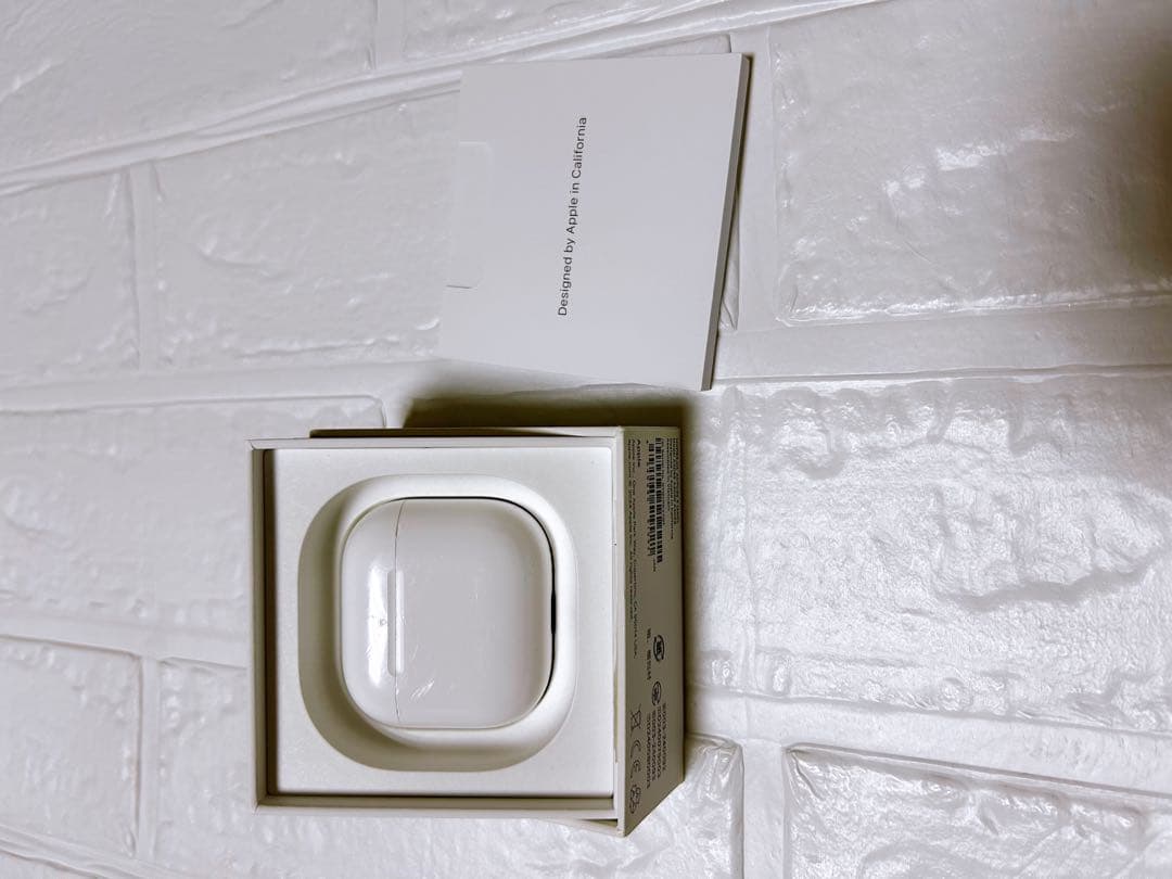 AirPods4アクティブノイズキャンセリング搭載　左耳のみ　充電ケース　箱付き