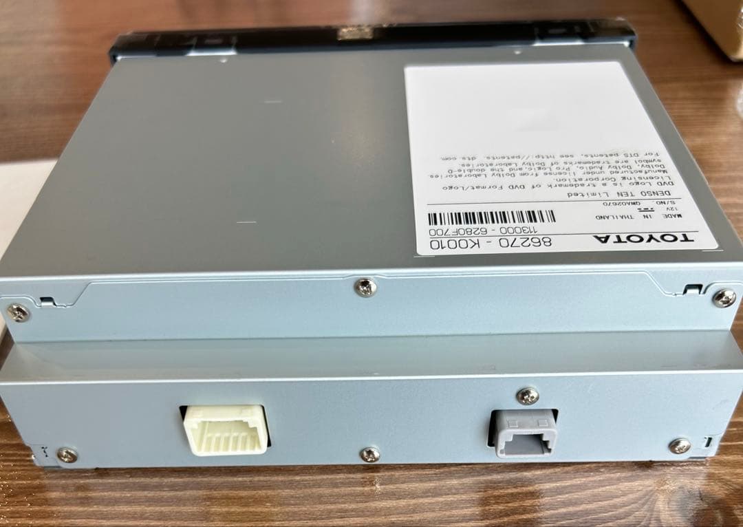 トヨタ純正　CD.DVDデッキ　86270-k0010 新品未使用品