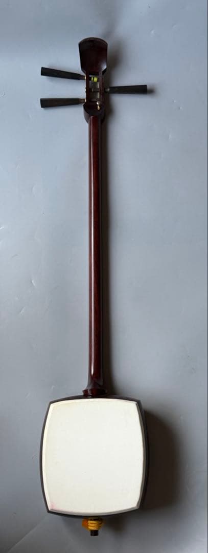 三味線　中竿　東サワリ　皮破れ無し　撥・ハードケースなど付属品多数