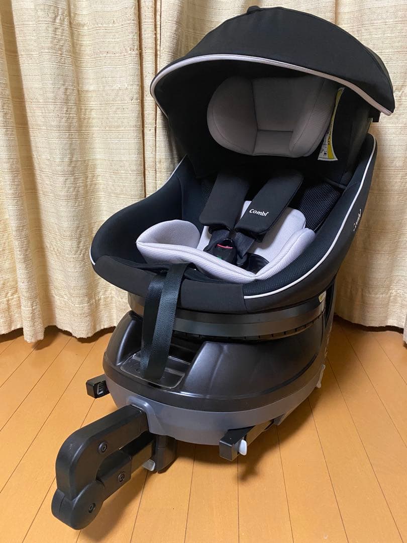 極美品 Combi クルムーヴスマート ISOFIX エッグショックNeo