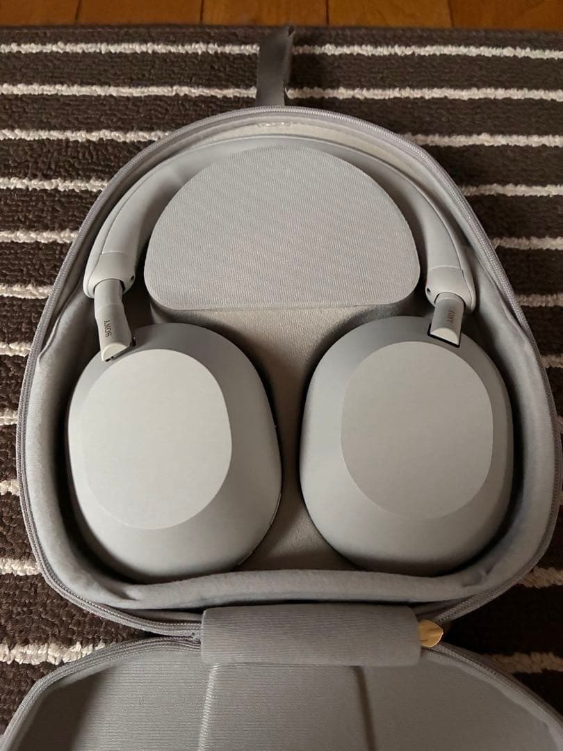 ソニー ワイヤレスノイズキャンセリングステレオヘッドセット WH-1000XM5