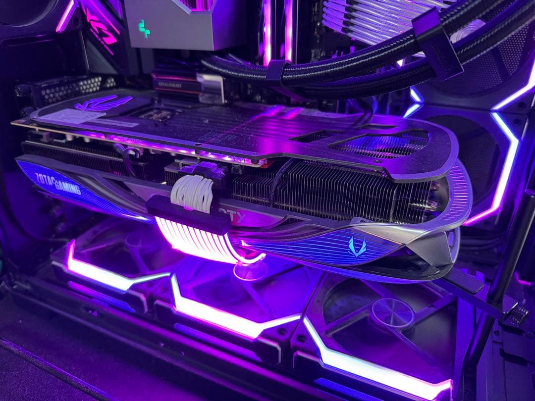 グラフィックボード・グラボ・ビデオカード ZOTAC GeForce RTX 4090 AMP Extreme AIRO
