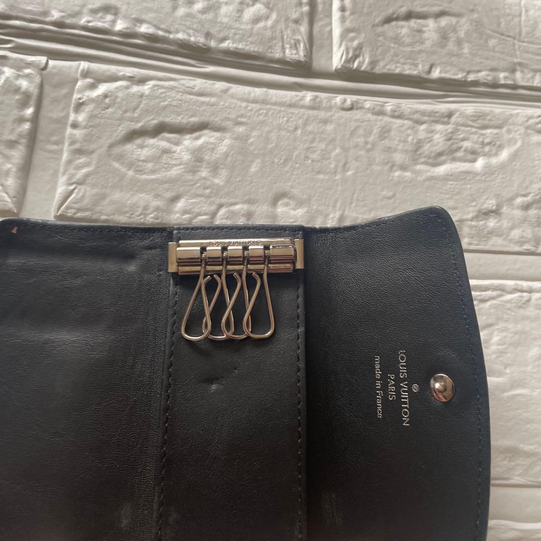 ルイヴィトン　マヒナ4連キーケース(黒)