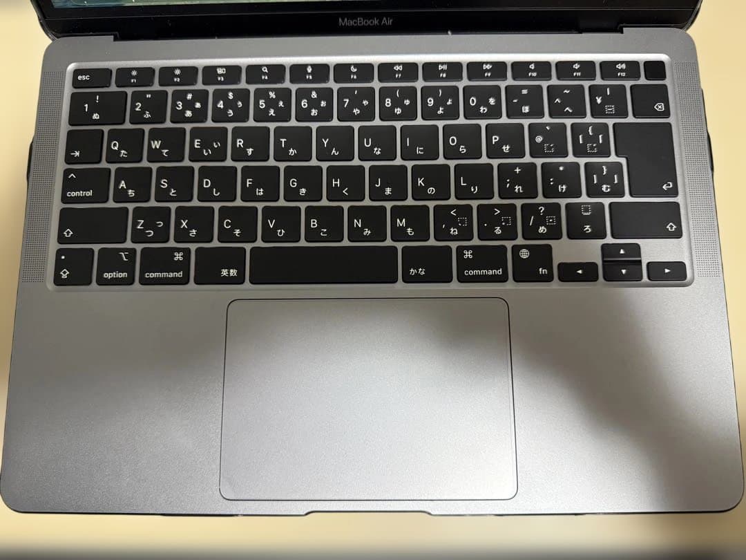 Mac book air M1 バッテリー　100% 放電回数4回
