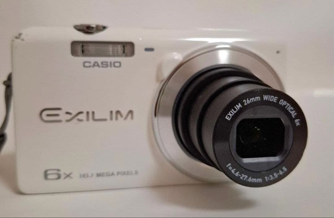 CASIO カシオ　EXILIM EX-ZS26 デジタルカメラ　コンデジ