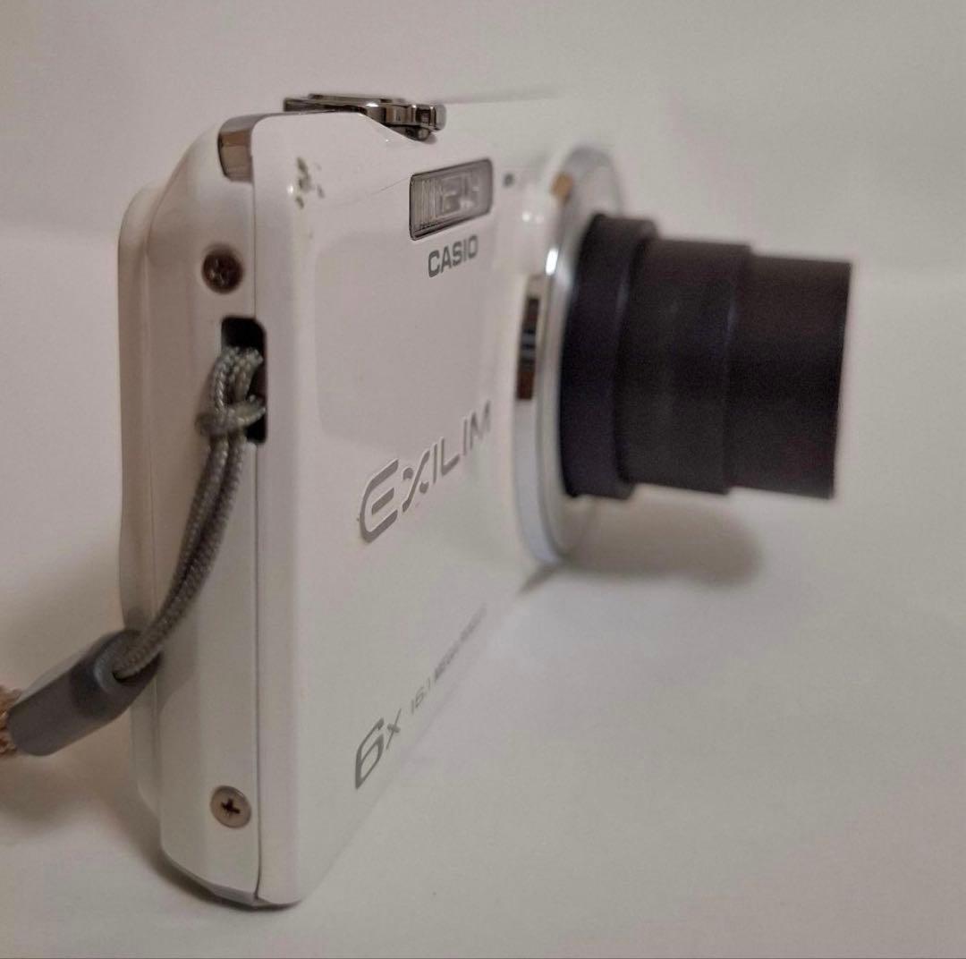 CASIO カシオ　EXILIM EX-ZS26 デジタルカメラ　コンデジ