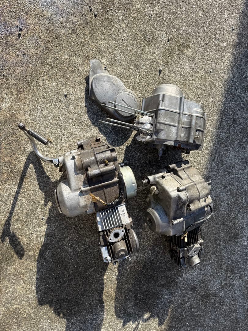 バイク　エンジン3個セット　部品取りなどに