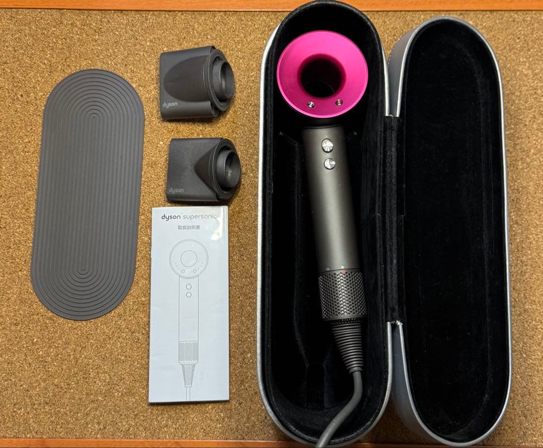 特徴的デザイン ヘアドライヤー