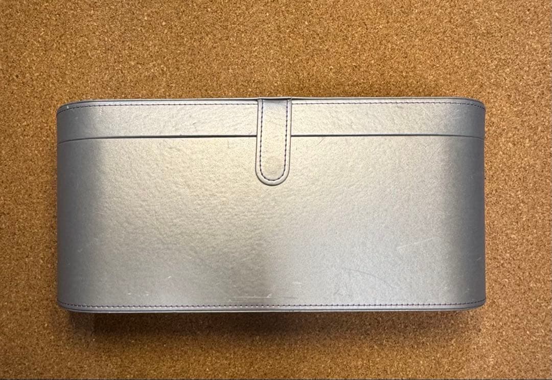 特徴的デザイン ヘアドライヤー