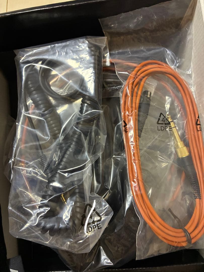 AKG K712 PRO　スタジオモニターヘッドホン