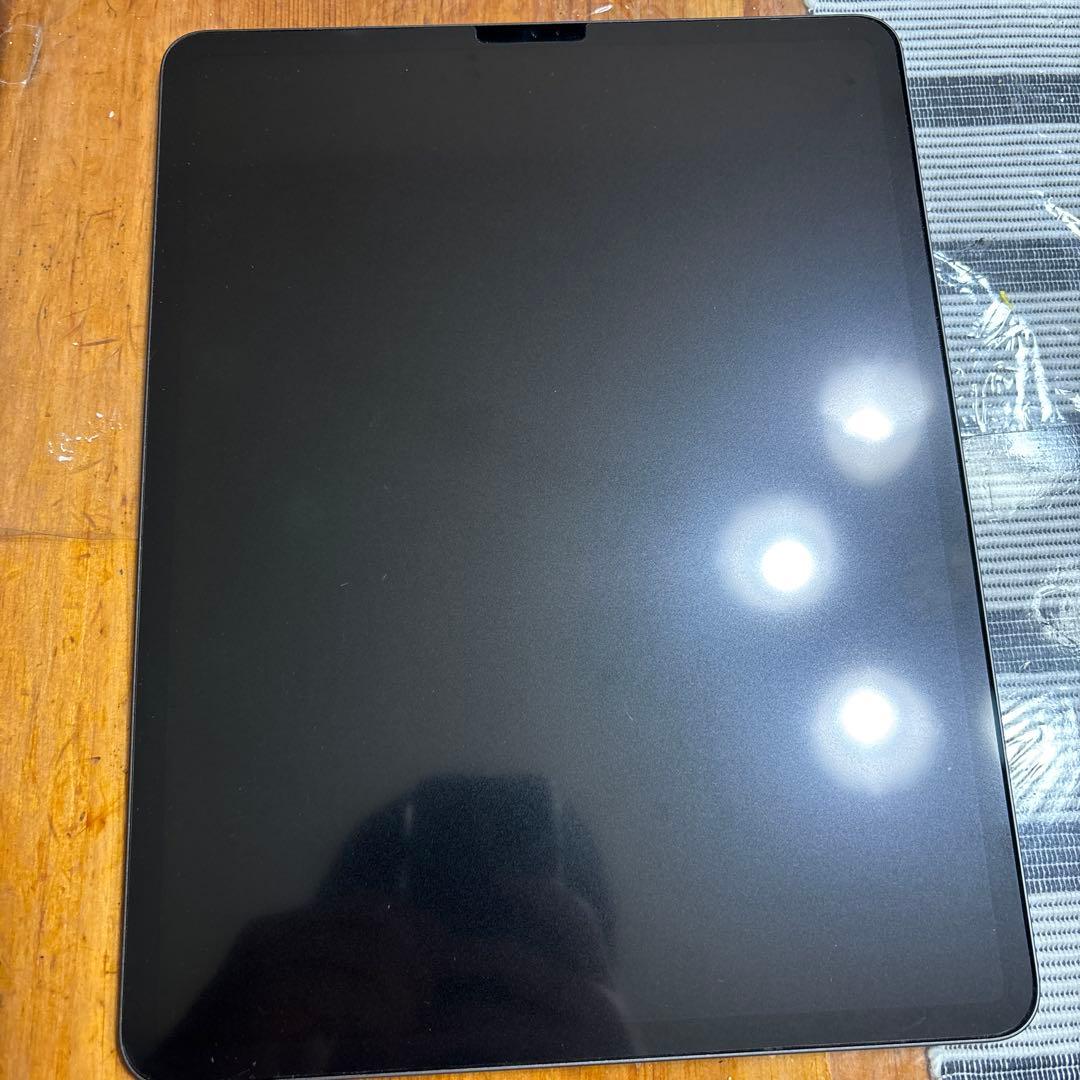 iPad Pro12.9インチ本体 代4世代wifiモデル256GB ケース付き