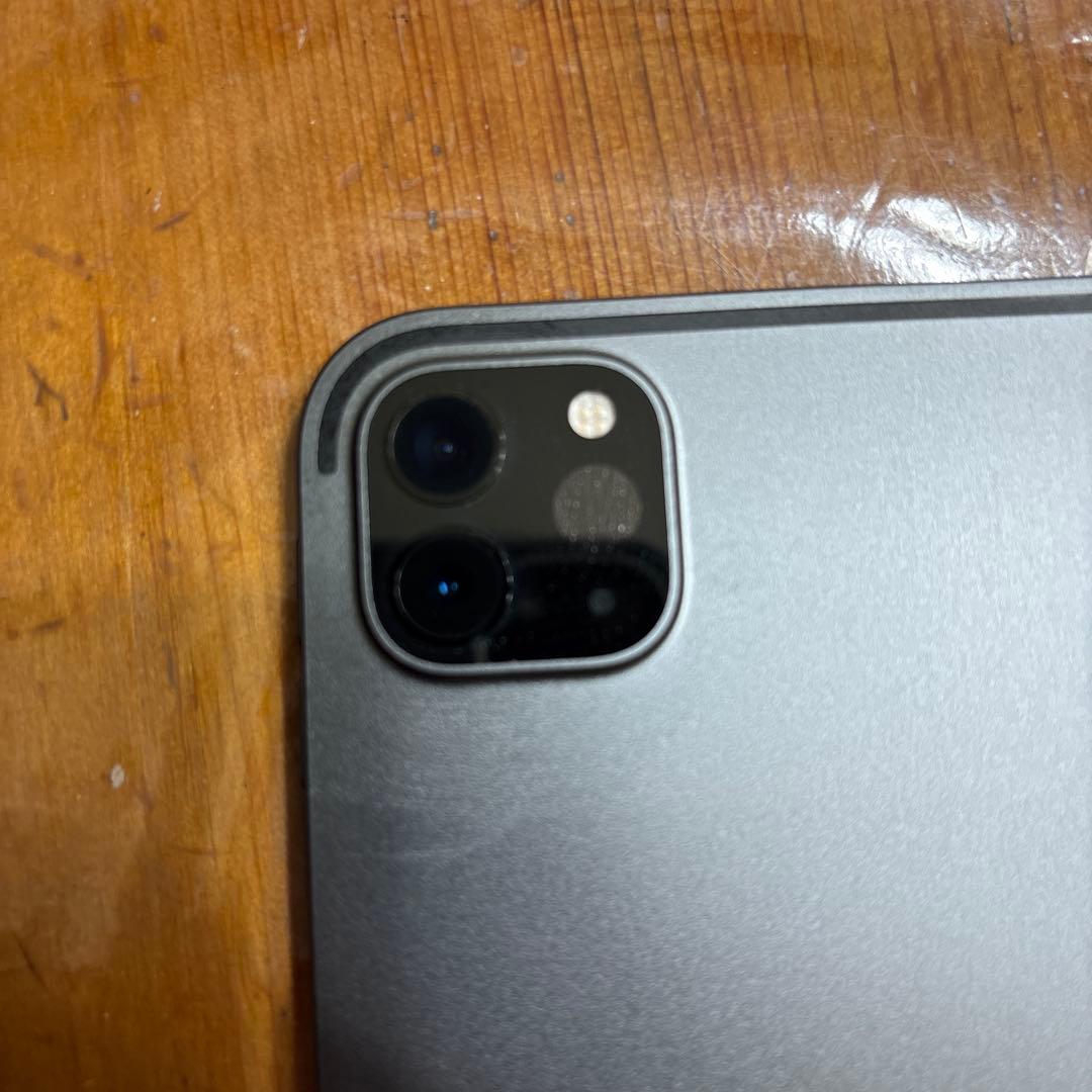 iPad Pro12.9インチ本体 代4世代wifiモデル256GB ケース付き