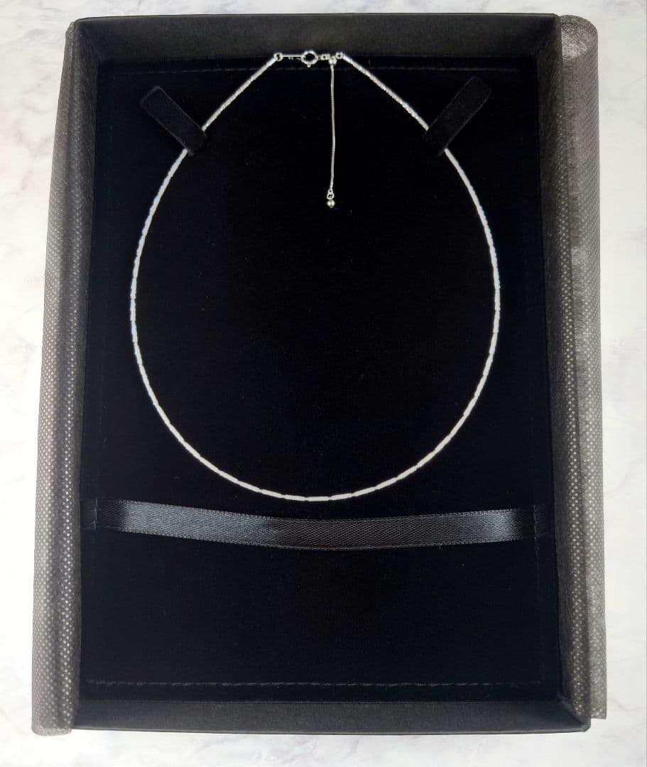 K18 WGワイヤーネックレス　18金　オメガネックレス