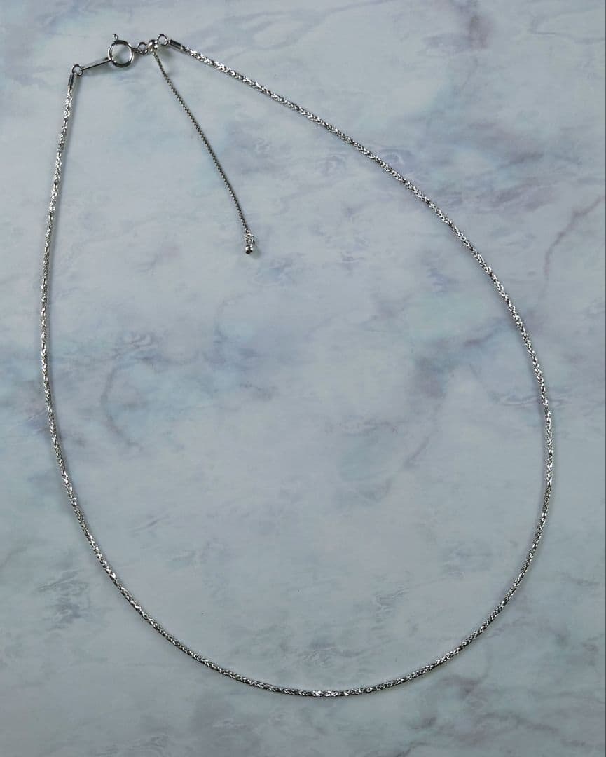 K18 WGワイヤーネックレス　18金　オメガネックレス