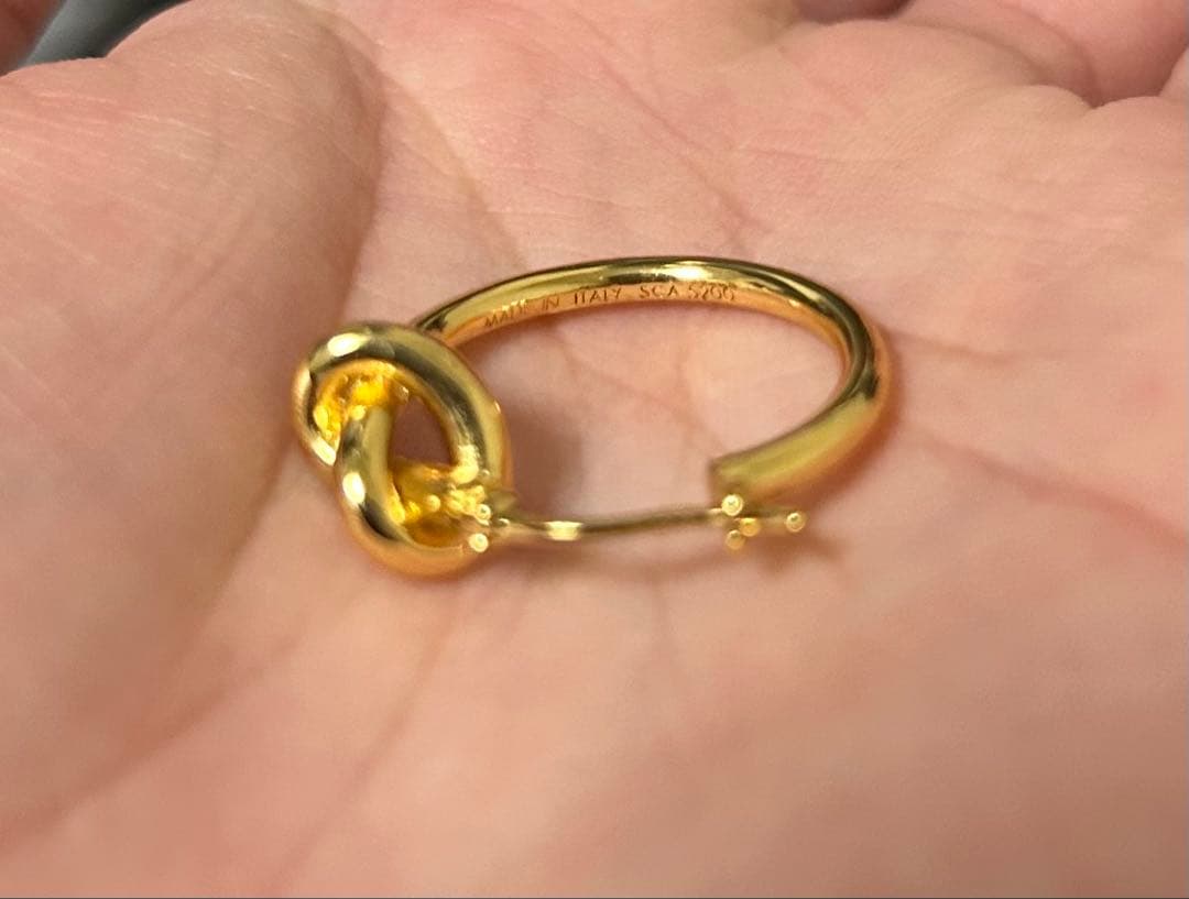 CELINE ノットフープピアス