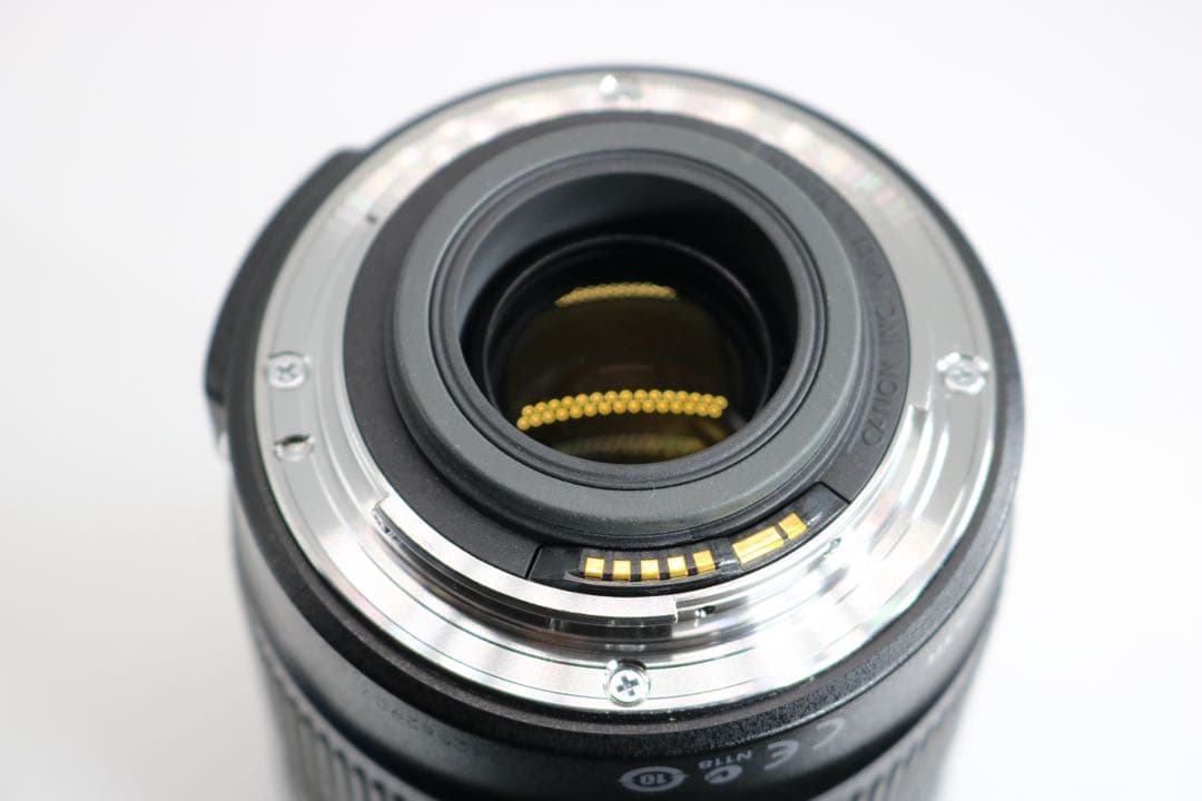 美品 【Canon EF-S 18-135mm IS】 EFレンズ　安心保証あり