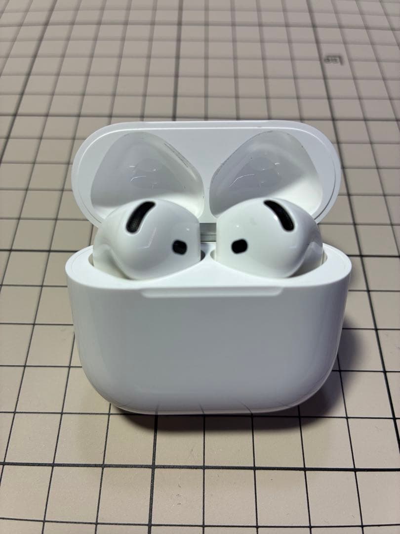 AirPods第4世代　本体 アクティブノイズキャンセリング　充電ケース付き
