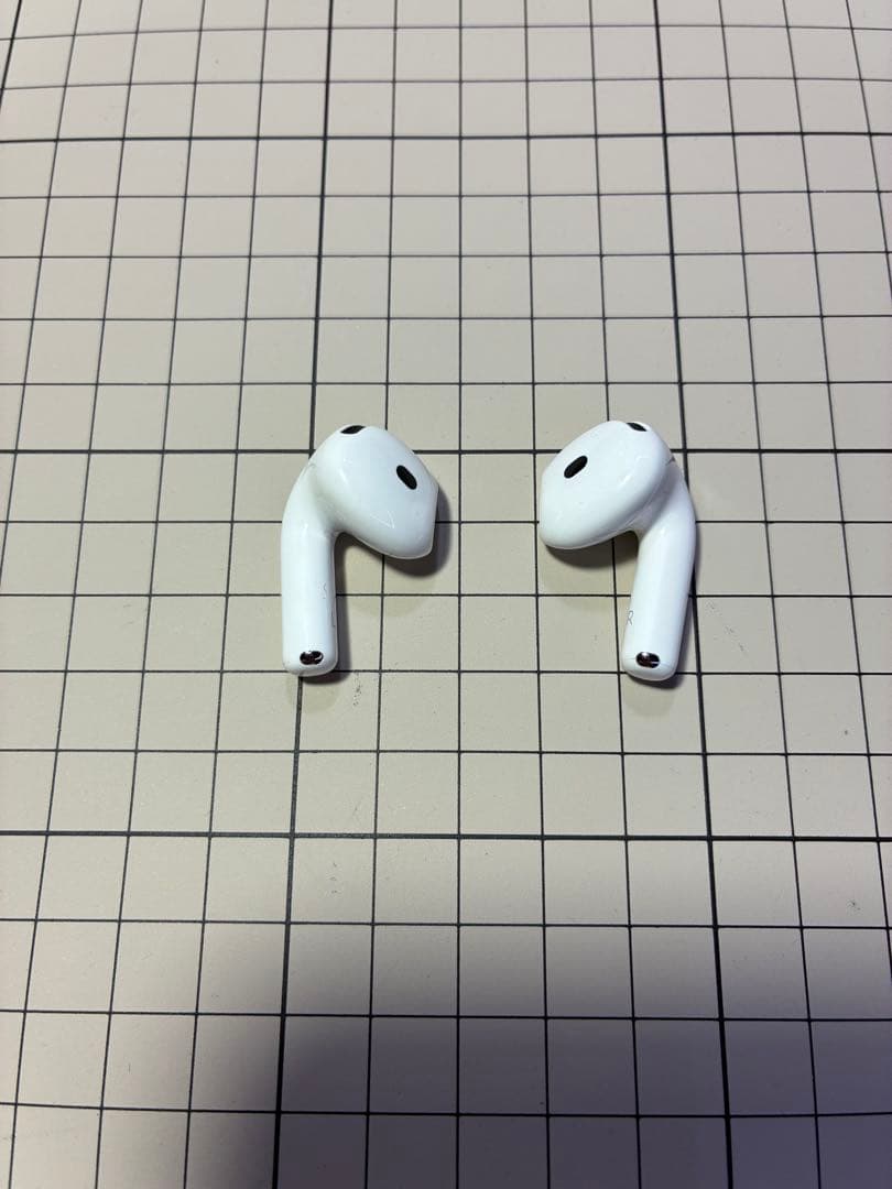 AirPods第4世代　本体 アクティブノイズキャンセリング　充電ケース付き