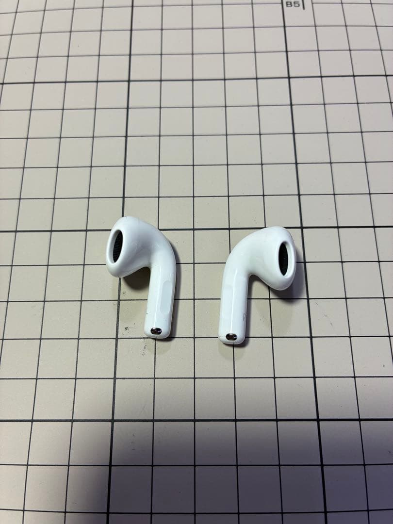 AirPods第4世代　本体 アクティブノイズキャンセリング　充電ケース付き