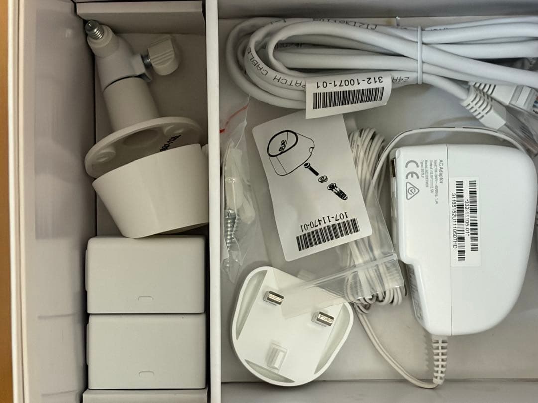 ひ*り様 Arlo Ultra Series 4K UHD 防犯カメラ 2台セッ