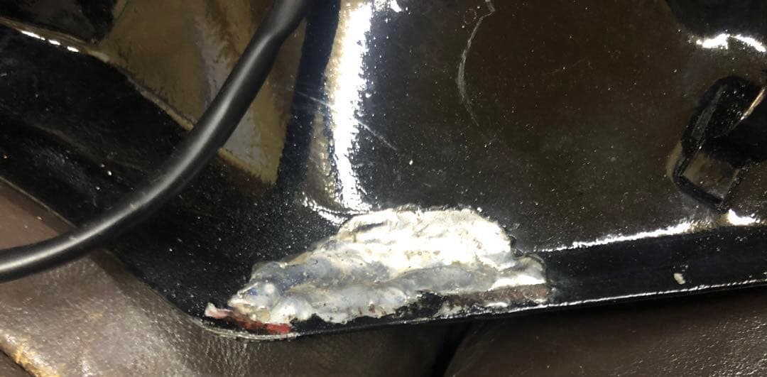 補修ベース　カワサキ　GPZ900R フューエルタンク　仏壇カラー　難有りです