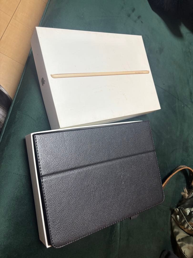 ま*ー様 iPad第5世代 ゴールド本体