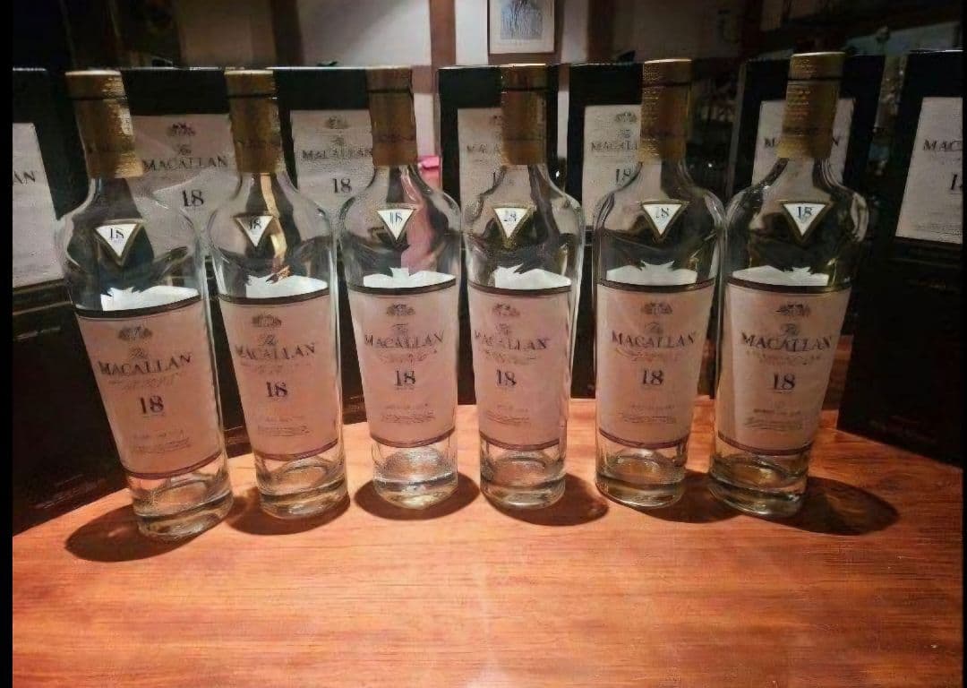 マッカラン18年 空ビン　箱つき(１3本)
