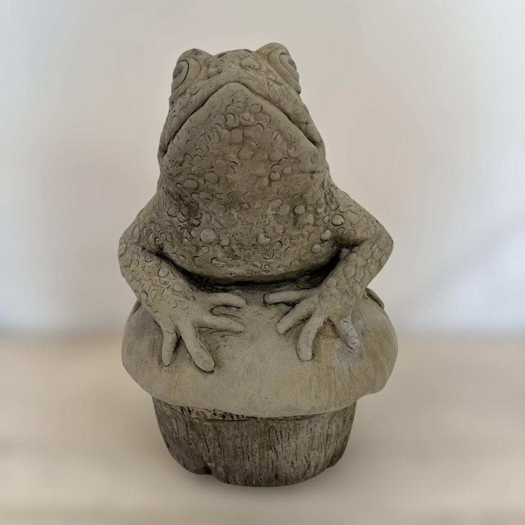 英国ガーデンオーナメントカエルのオーナメント 石膏製