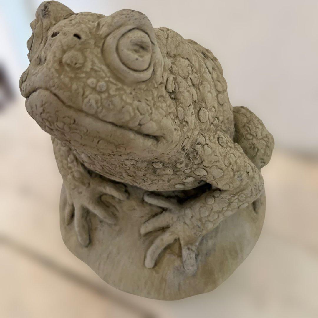 英国ガーデンオーナメントカエルのオーナメント 石膏製