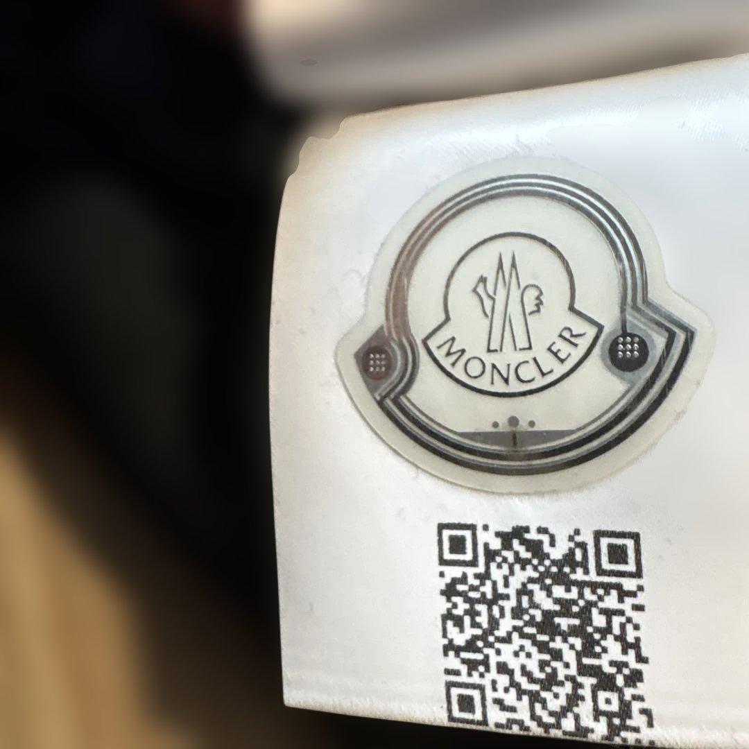 【美品】MONCLER ブラック長袖Tシャツ