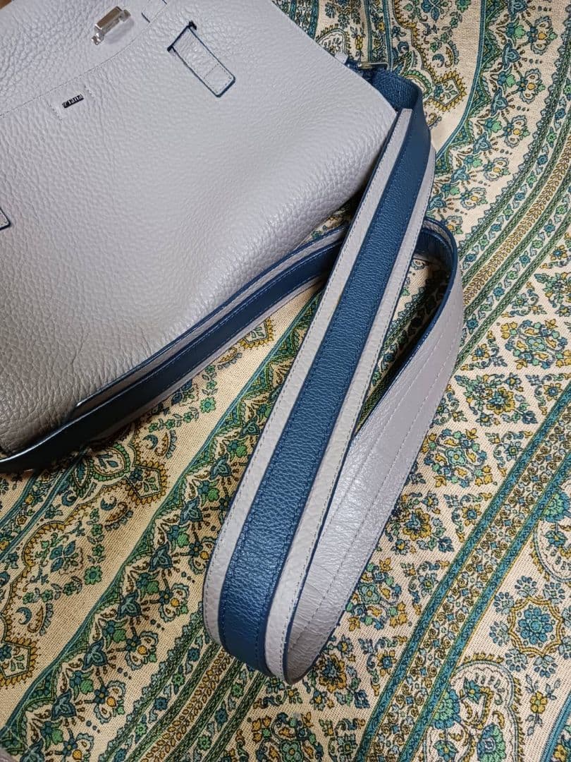 和ぴち　フルラ ジョーヴェ ショルダーバッグ 大容量