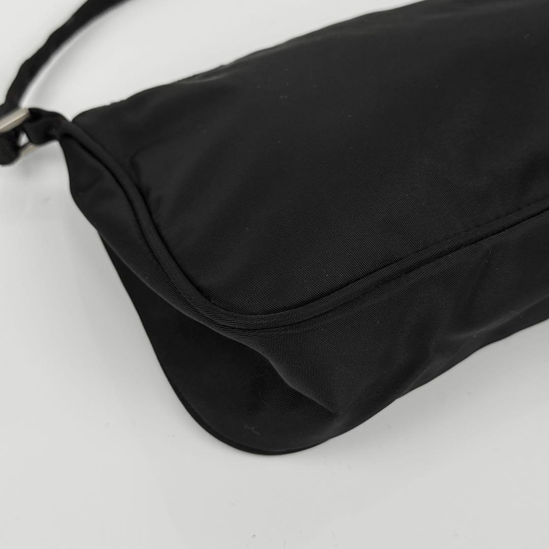 【美品】PRADA プラダ アクセサリーポーチ ハンドバッグ 肩掛け 黒 白タグ